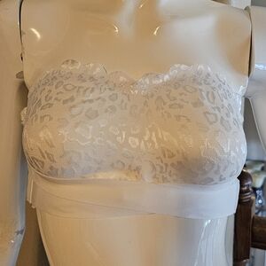 Elegant White Lace Bandeau